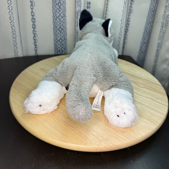 FAO Schwarz Husky or Wolf Dog plush - Picture 4 of 15